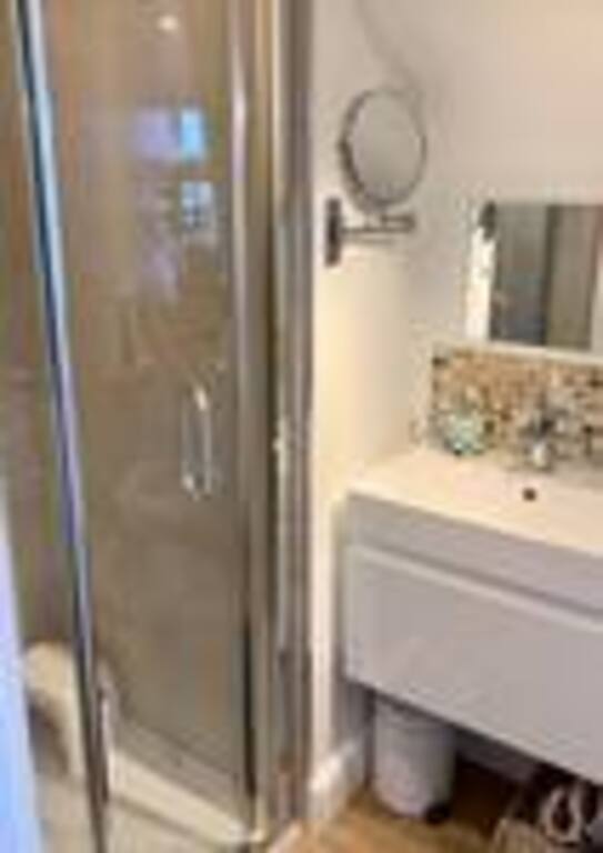 top floor bathroom/shower