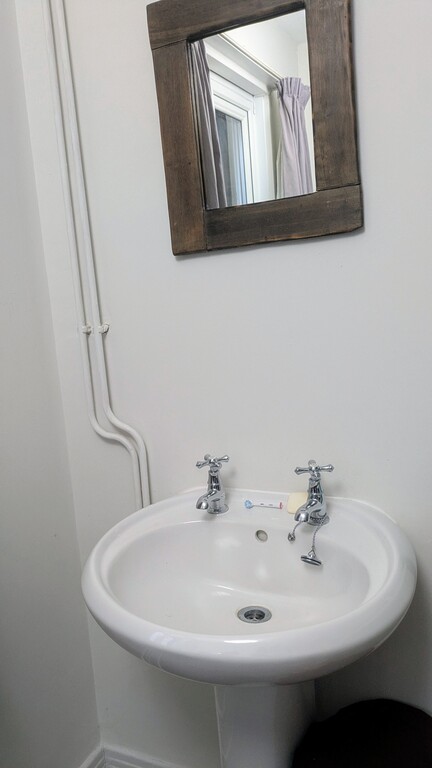 Sink in single/study room