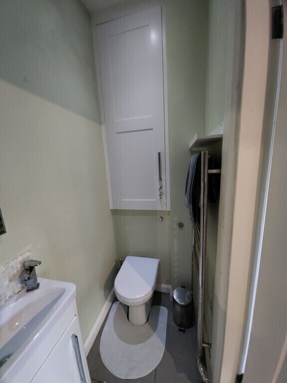Ensuite shower room with toilet