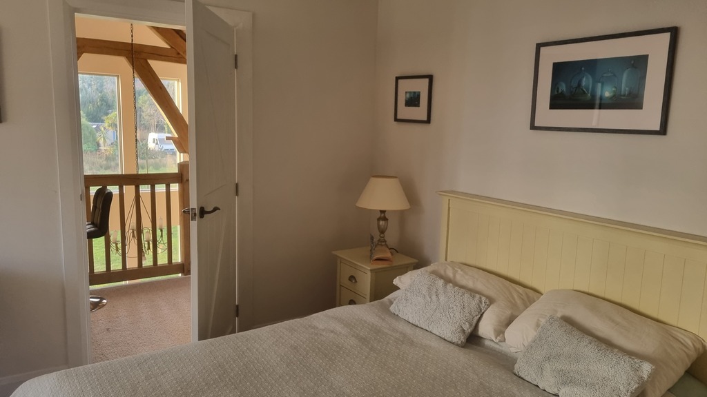 Bedroom 2 - king size