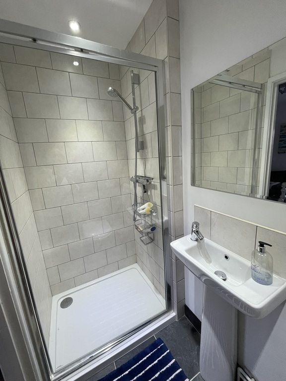 En-suite to guest room 