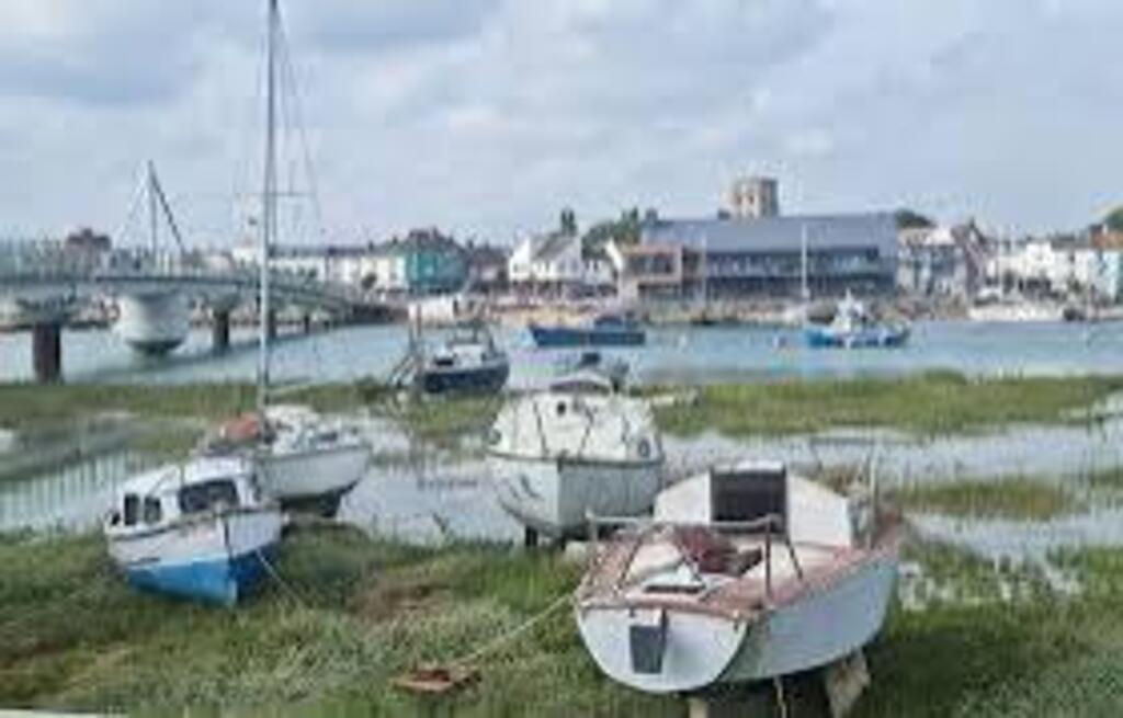 Pedestrian bridge and harbour