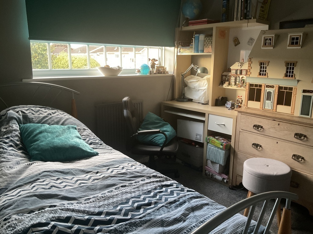 Single bedroom at rear (4th is study)