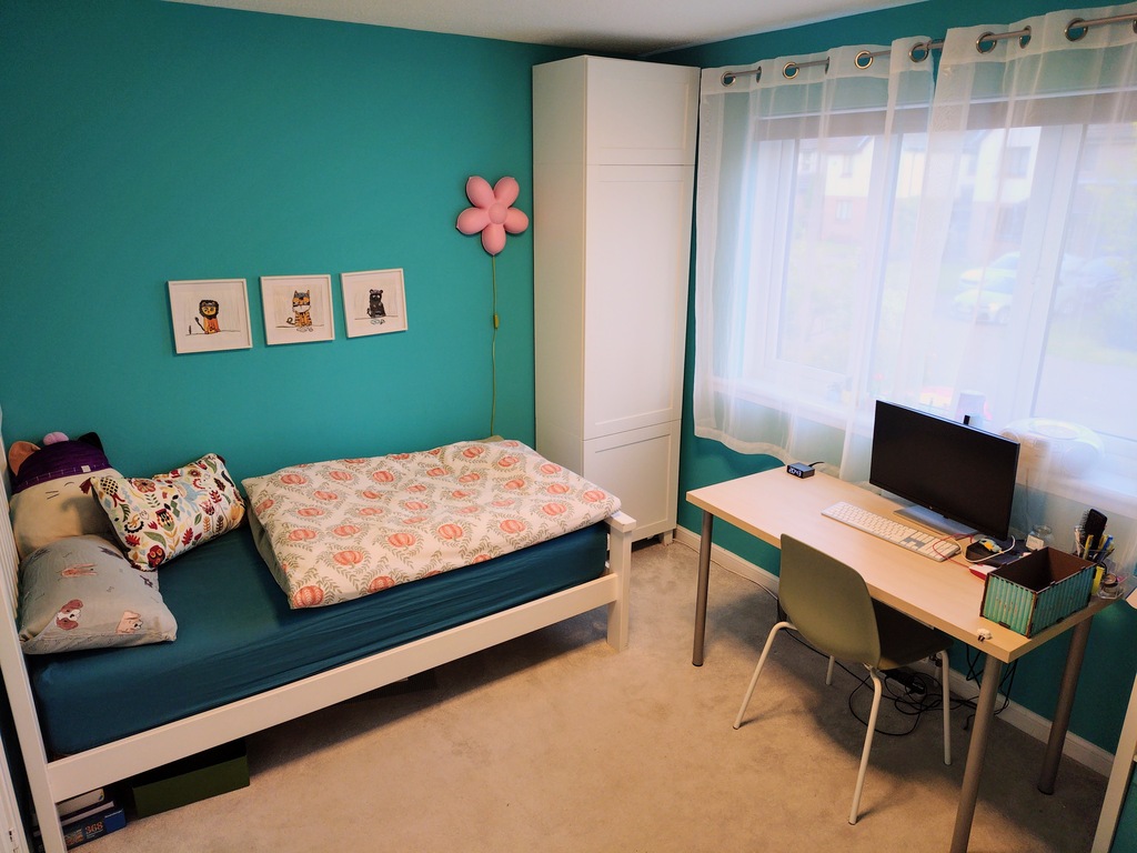 Single bedroom.