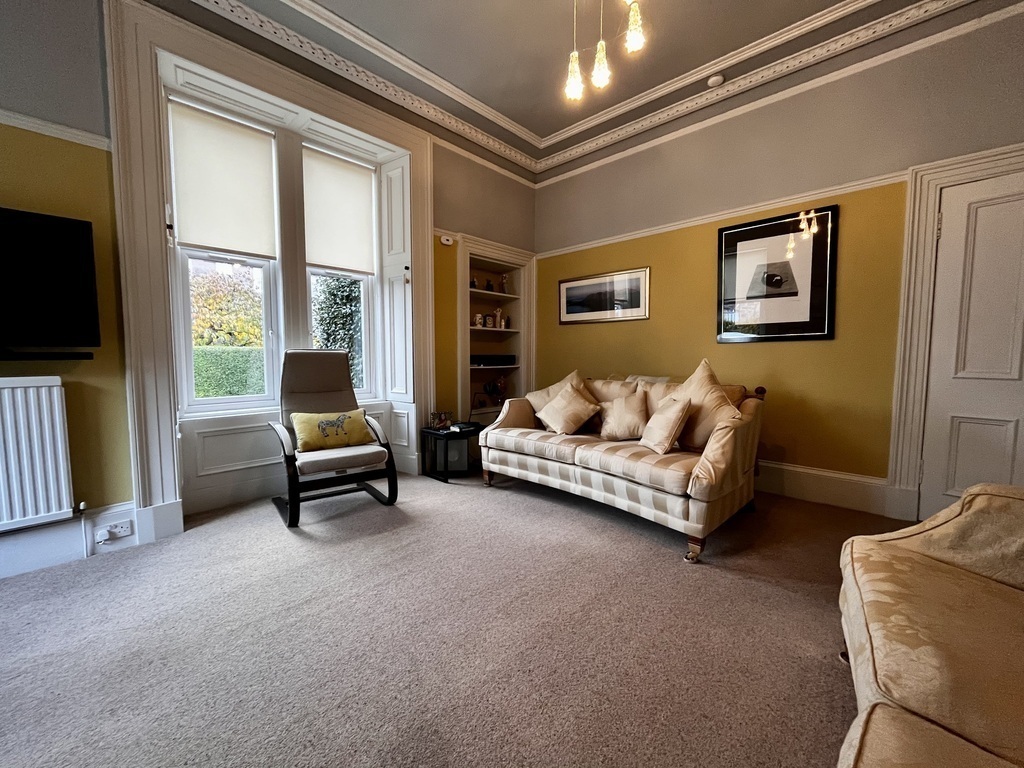 Another Angle lounge 