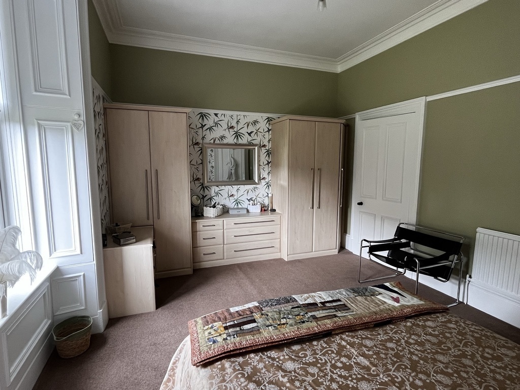 Newly decorated main bedroom 