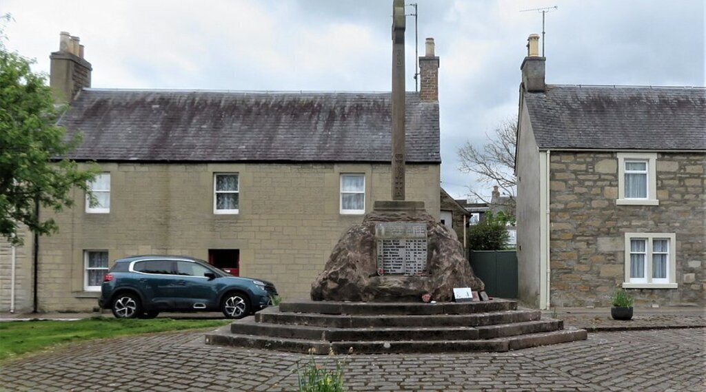 War memorial in Dunning