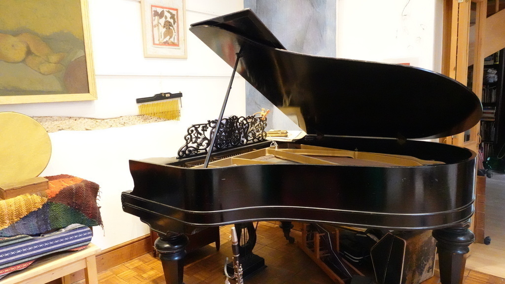 Studio - Grand piano