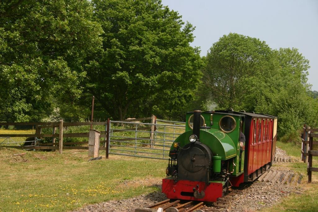 Nearby Kirklees Light Railway
