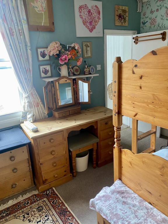 Second bedroom 