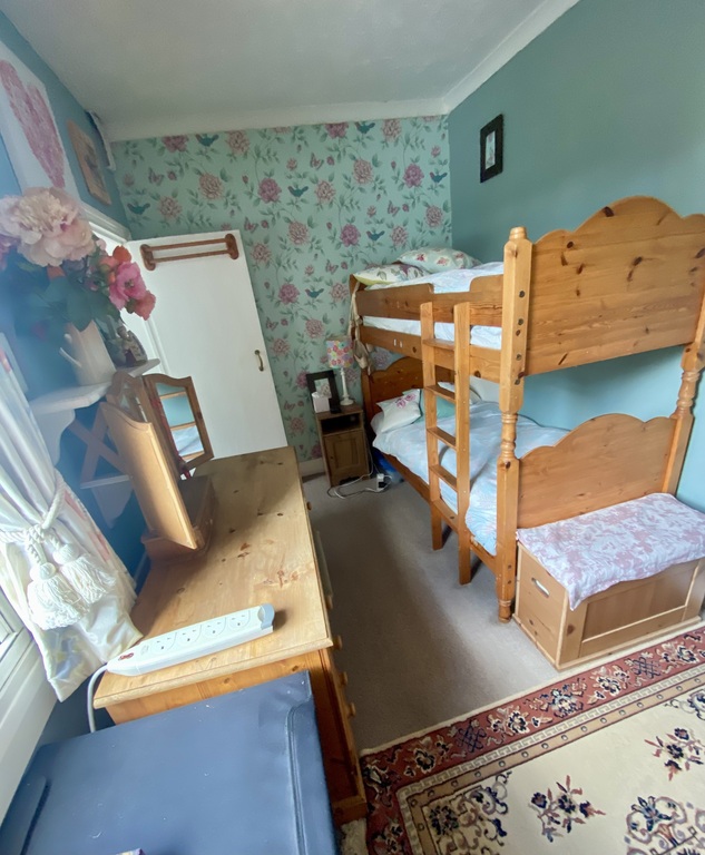 Second bedroom 
