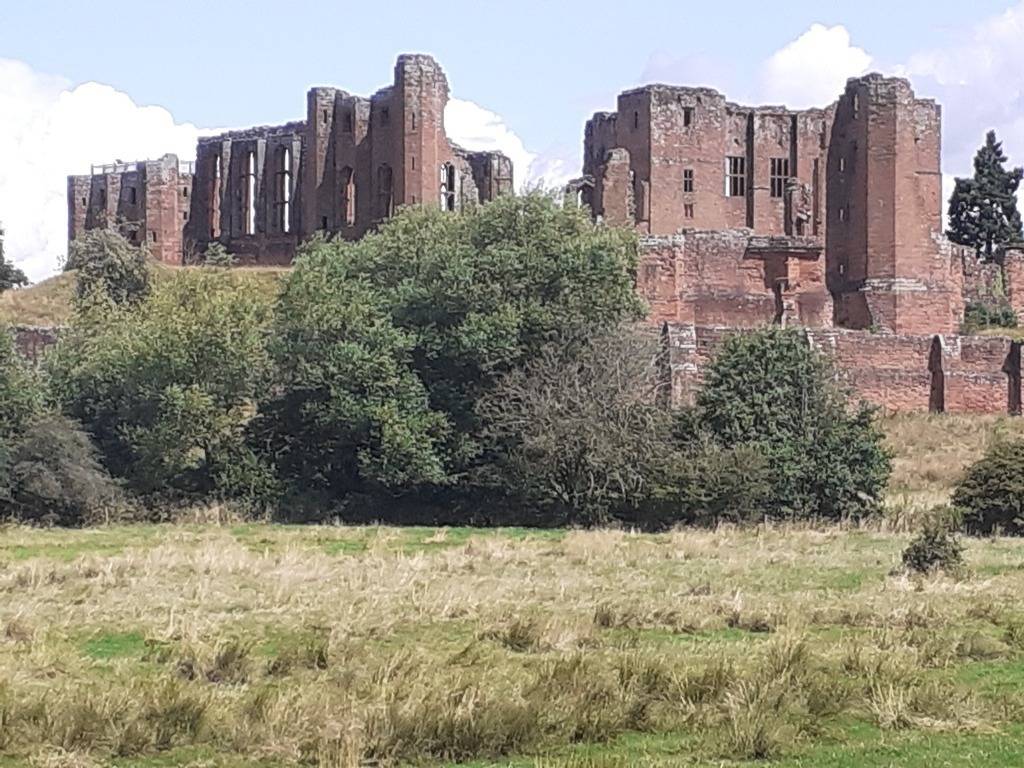 Kenilworth Castle in high summer