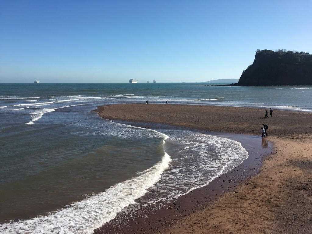 :ow tide at Teignmouth 