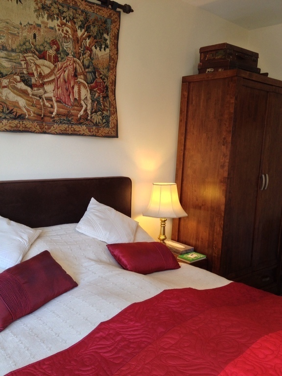 Bedroom 1, Queen size bed