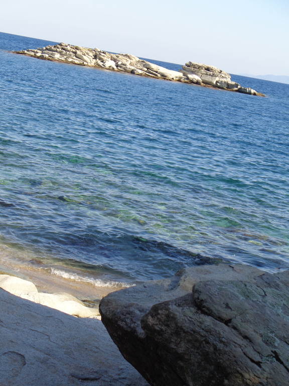 SECRET COVE BEACH AND SEA-GULL'S TINY ISLAND-knowing swimming necessary-clear waters-lots of urchins