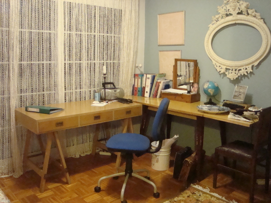 3rd floor's office-single bedroom room