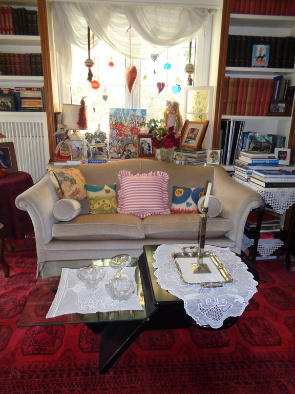 MIDDLLE FLOOR'S SITTING