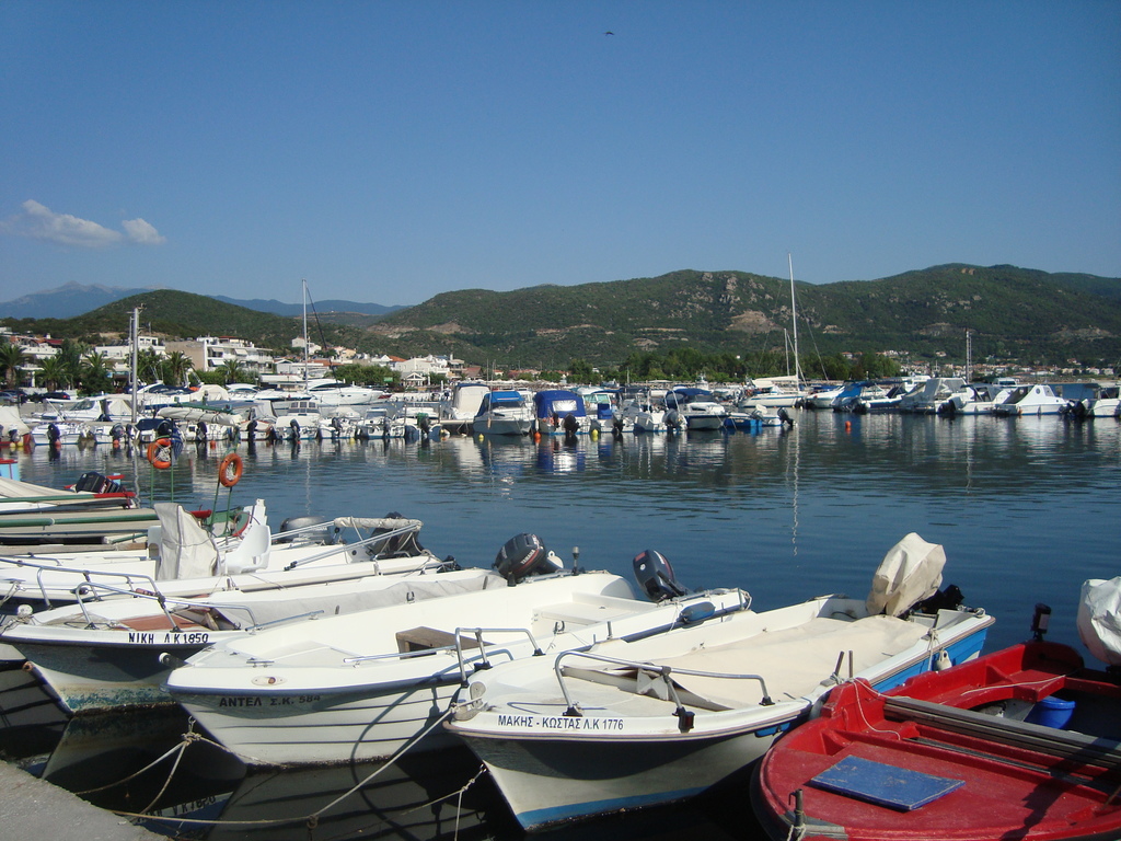 N.IRAKLITSA'S  VILLAGE   MARINA