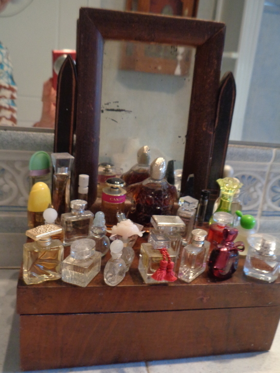 parfumes little botles collection