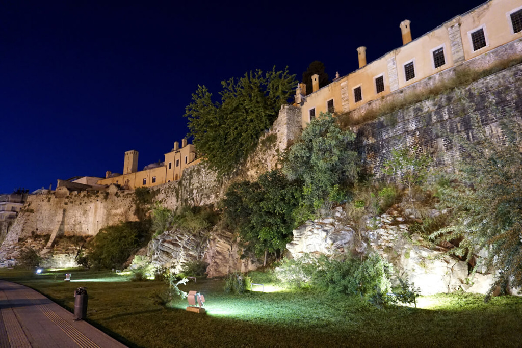 END  OF PORT'S PROMENADE-OLD TOWN'S WALLS