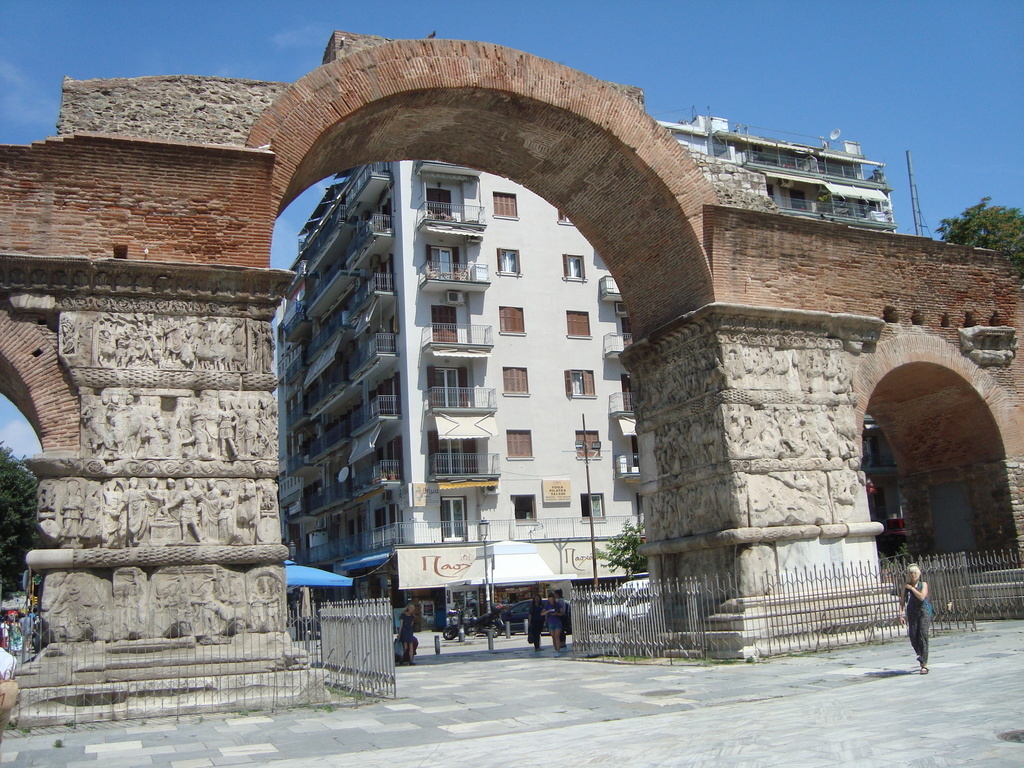IMPERROR  GALLERIUS  TRIUMPH  ARC  IN  THESSALONIKI