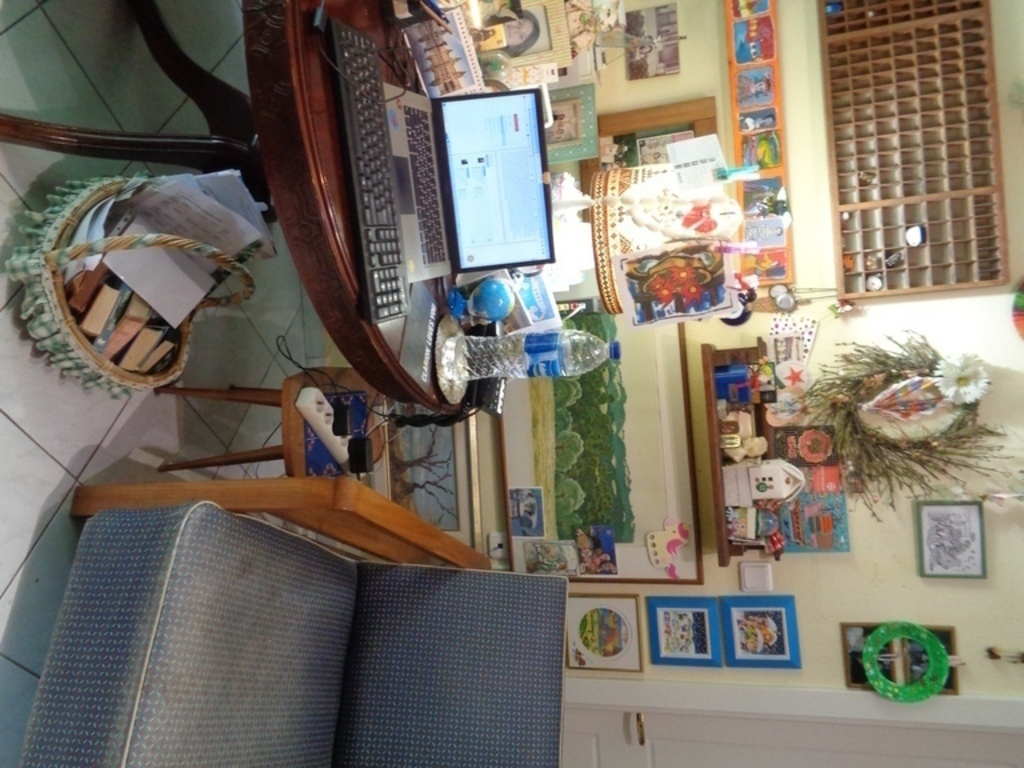 laptop table ground floor