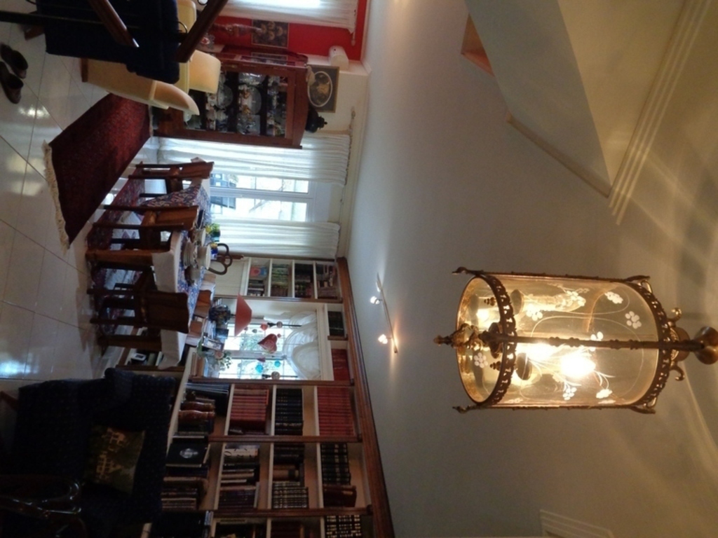 entrance hall and middle floor's sittings and dinning