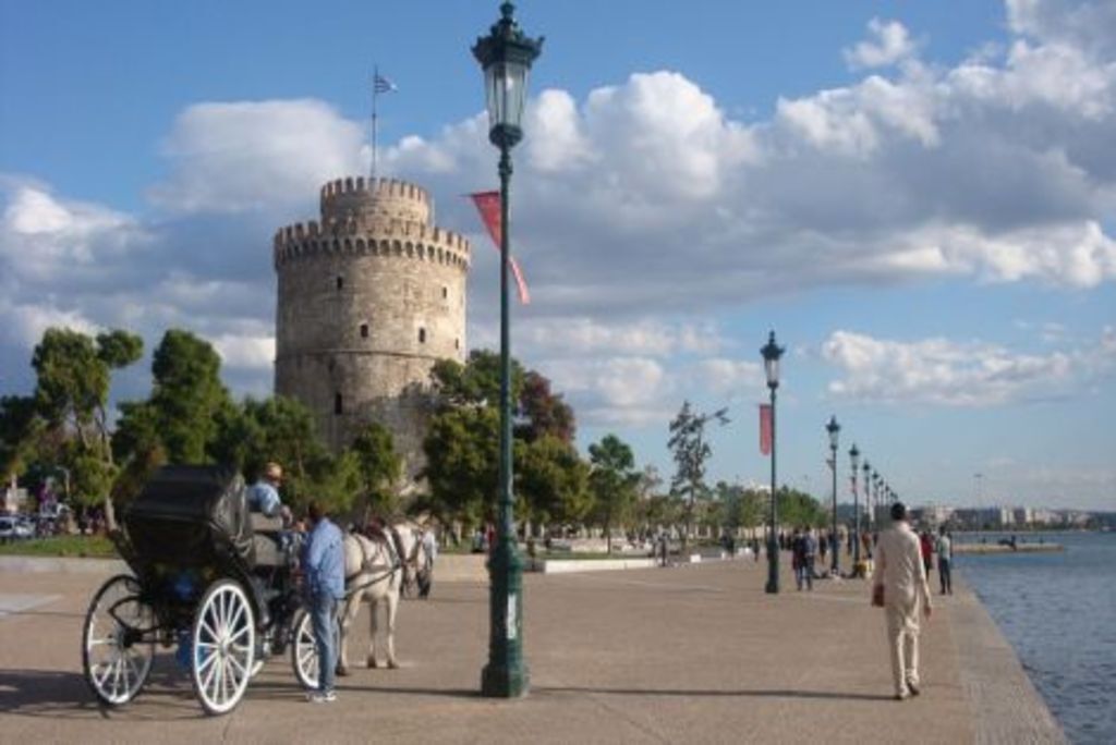 THE WHITE TOWER AT THE HARBOUR OF THESSALONIKI