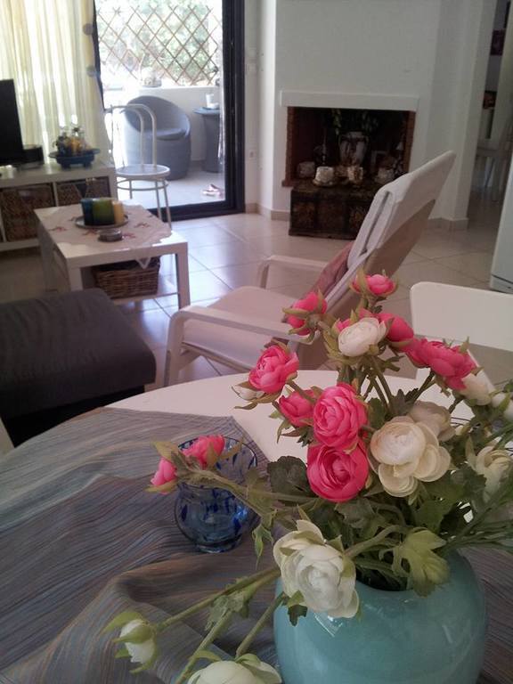 Living room/Dining area