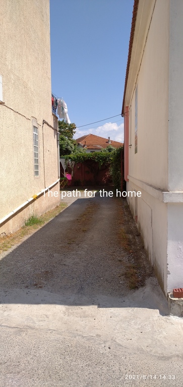  path for the house