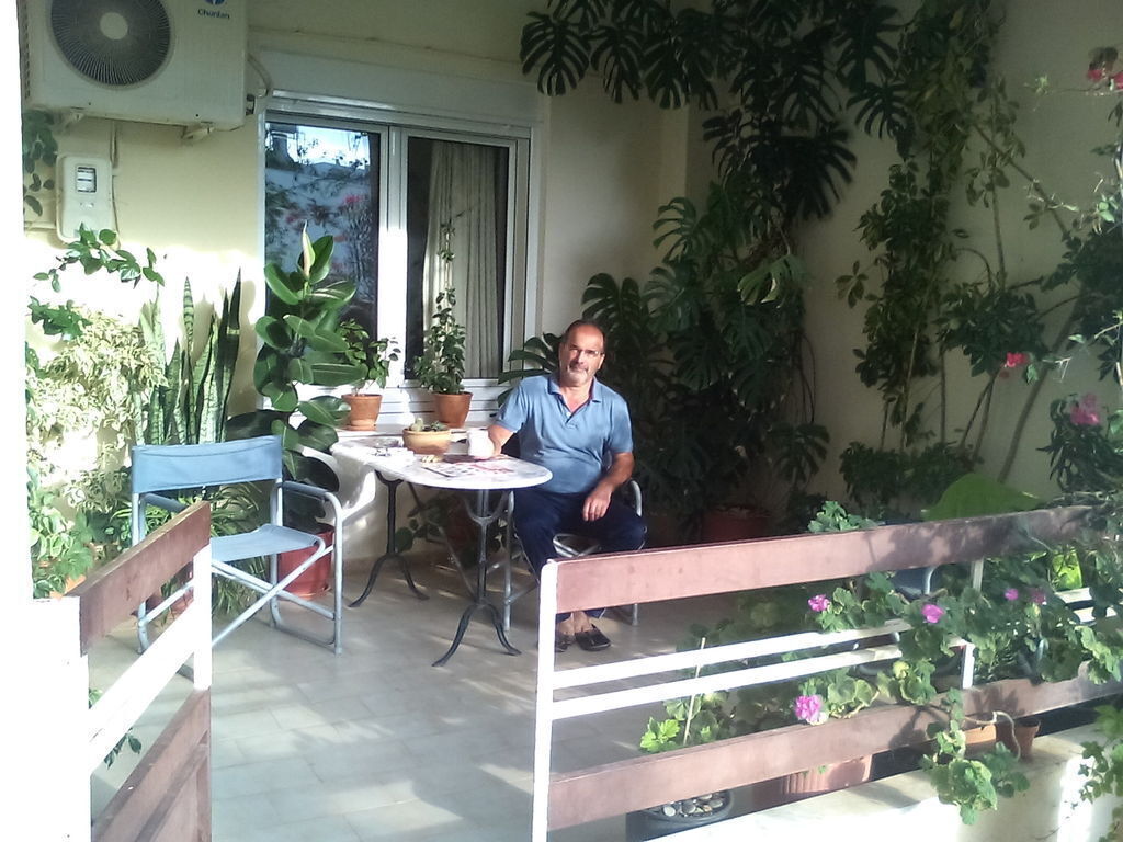 Breakfast  outside  ( Ag. Nikolaos )