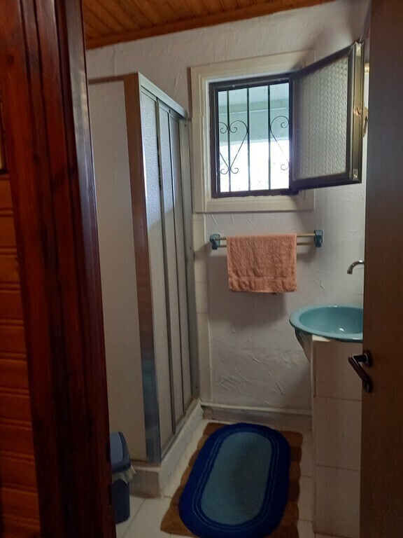 OROPOS   Bathroom  2