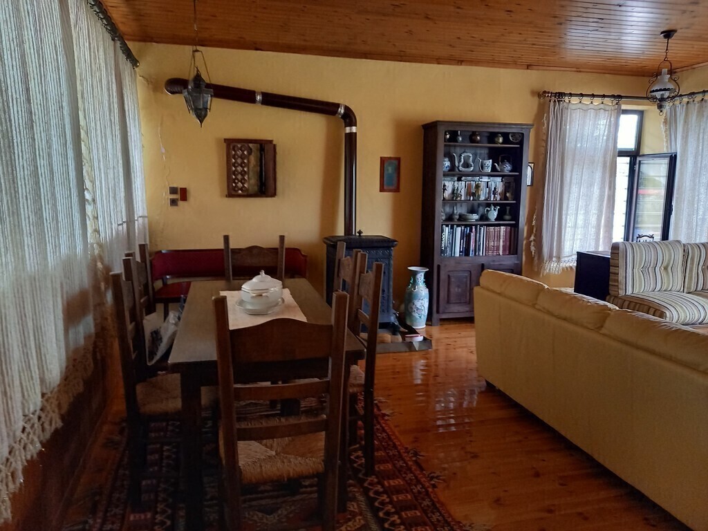 OROPOS second living room