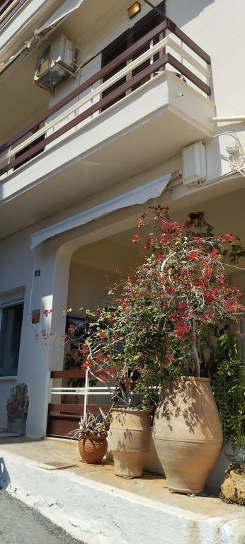 The front entrance with the balcony 