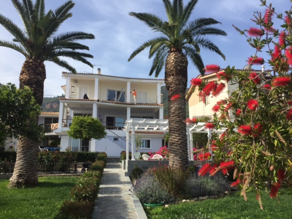 Main house with guest apartment (renovation in progress)
