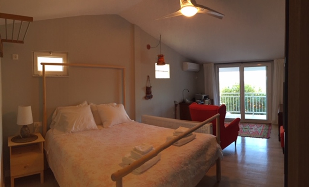 Guest house bedroom I