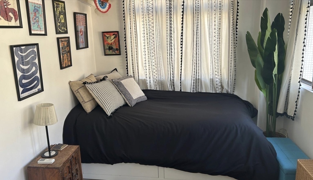 Guest bedroom/office photo 1