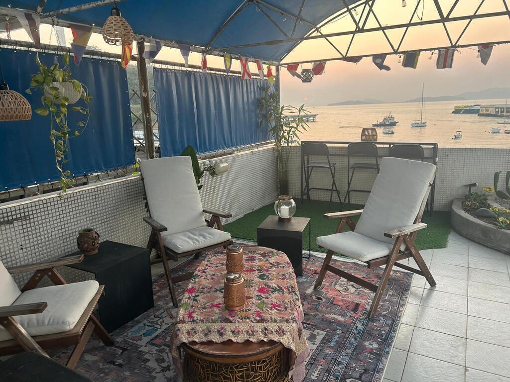 Private waterfront rooftop