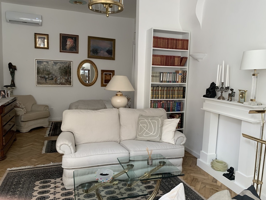 2. apartment in castle district.