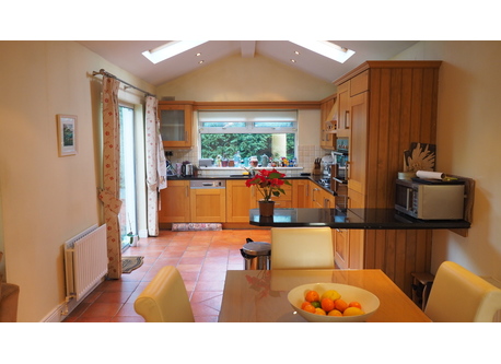 The kitchen and eating area