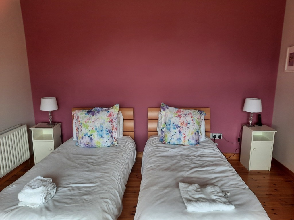 2nd Bedroom - twin beds