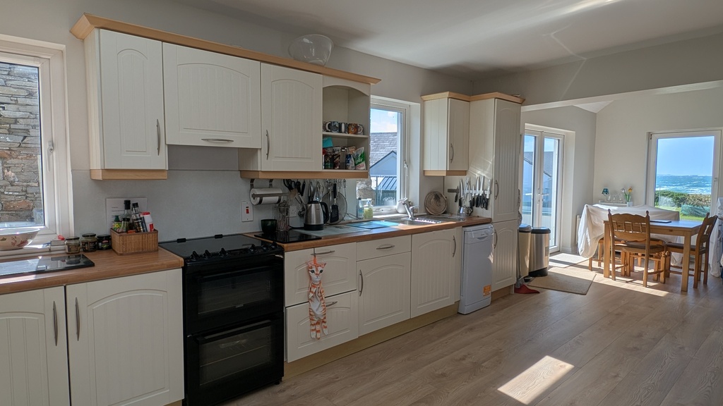 Open plan kitchen and dining area