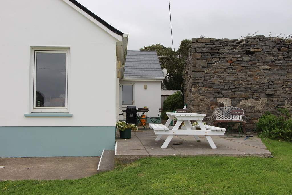 Patio area with gas bbq