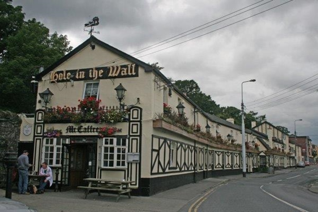 Hole in the Wall Pub