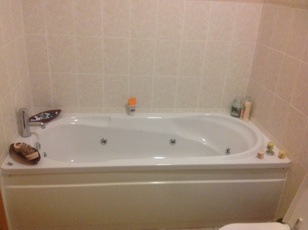 Jacuzzi bath, main bathroom upstairs 