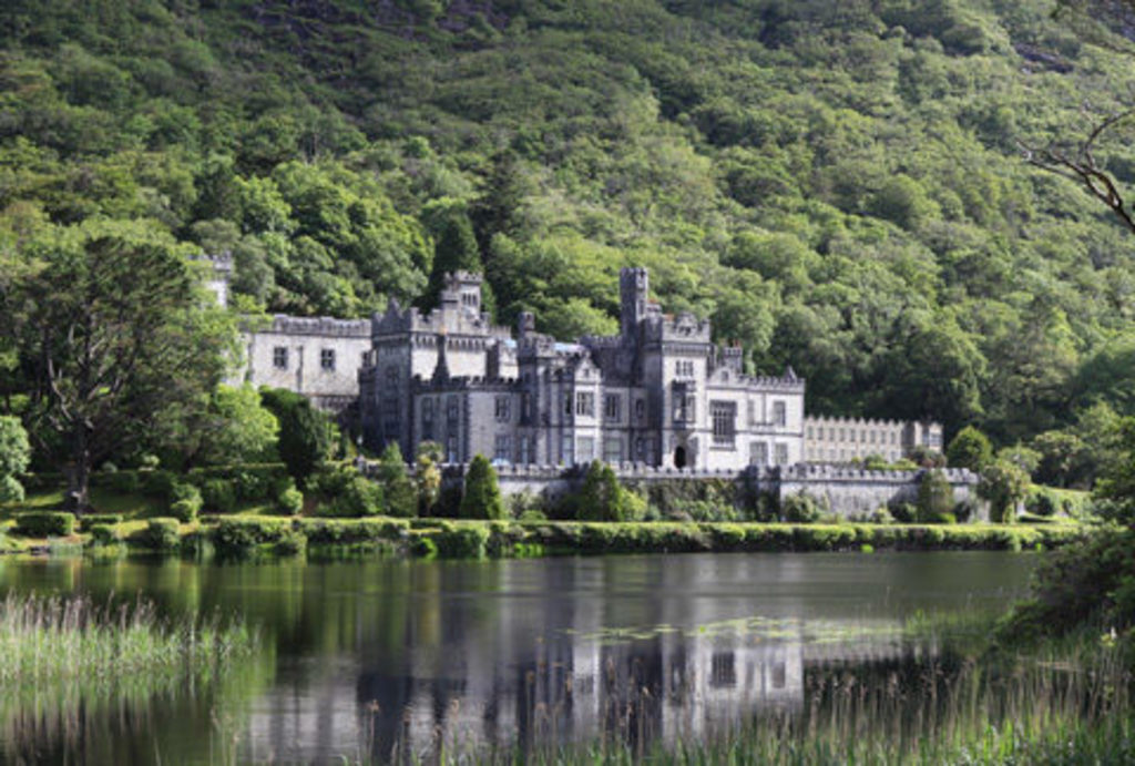 Kylemore Abbey 25 mins drive
