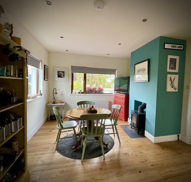 Informal dining in kitchen diner