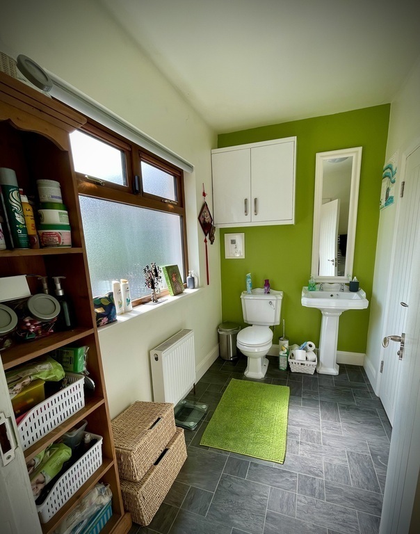 Main bedroom ensuite