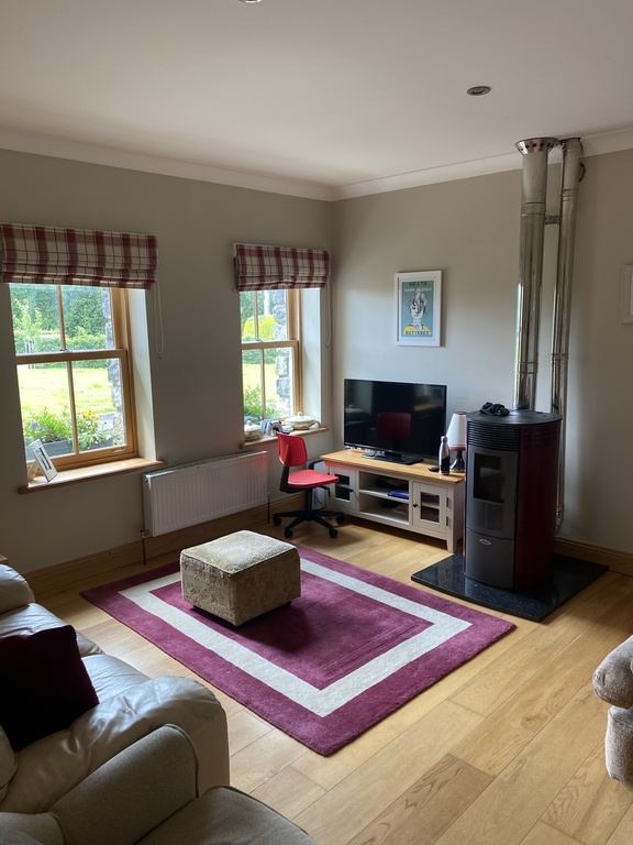 small sitting room with playstation