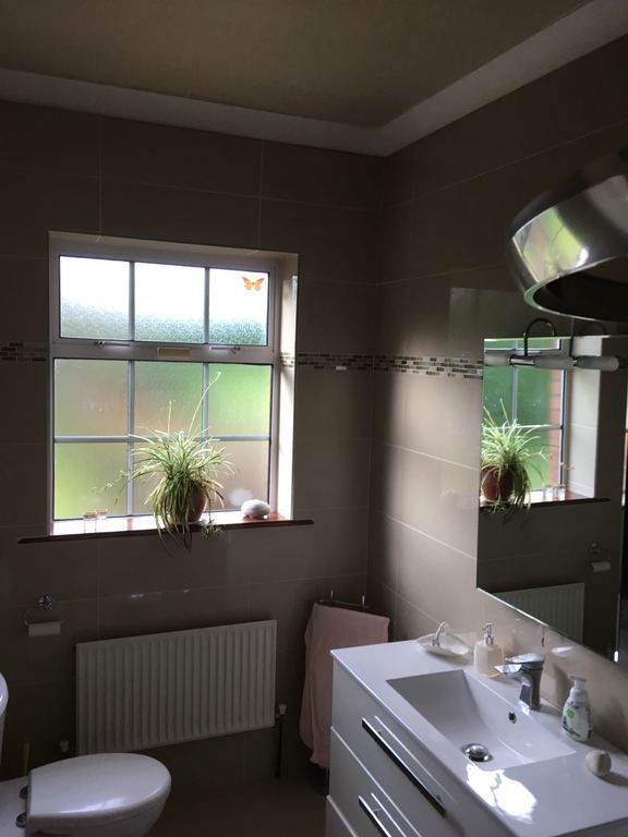 Master ensuite - shower